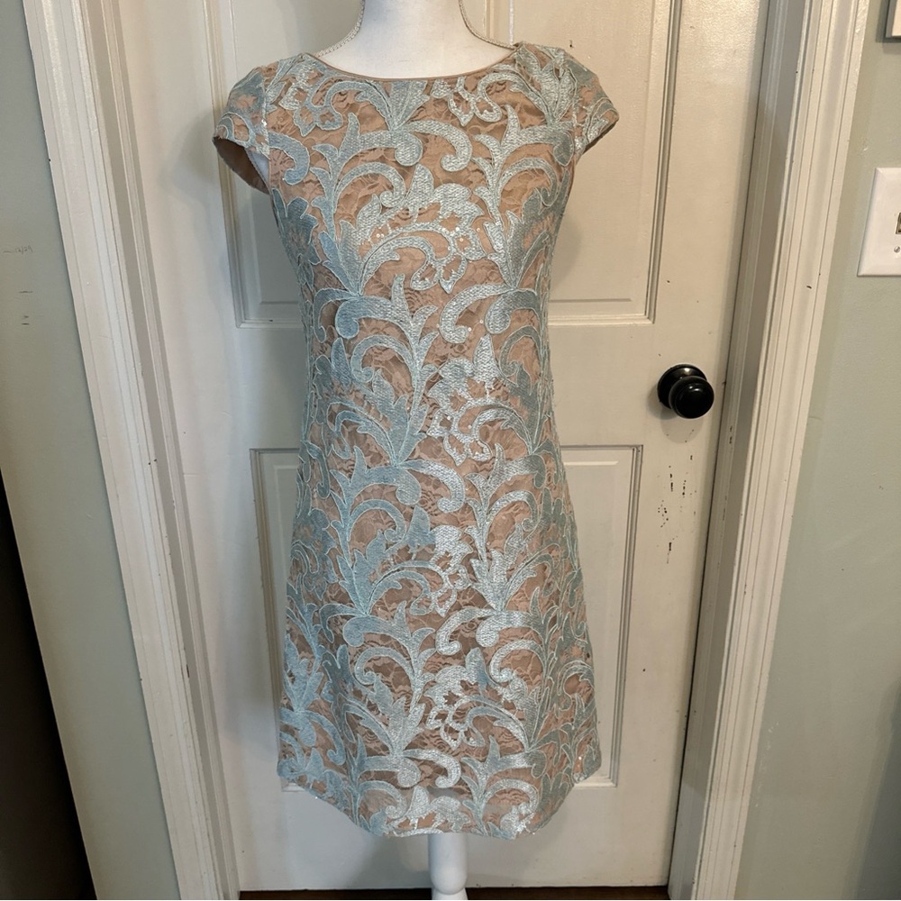 Eliza J Floral Lace Sheath Dress Cap Sleeve Light Blue Nude Lining Size 0 - Picture 3 of 16